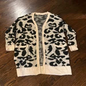 Open leopard print Large cardigan